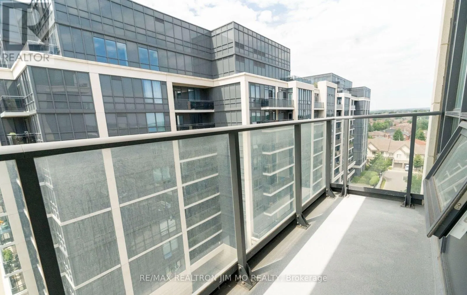 912 - 396 HIGHWAY 7 E