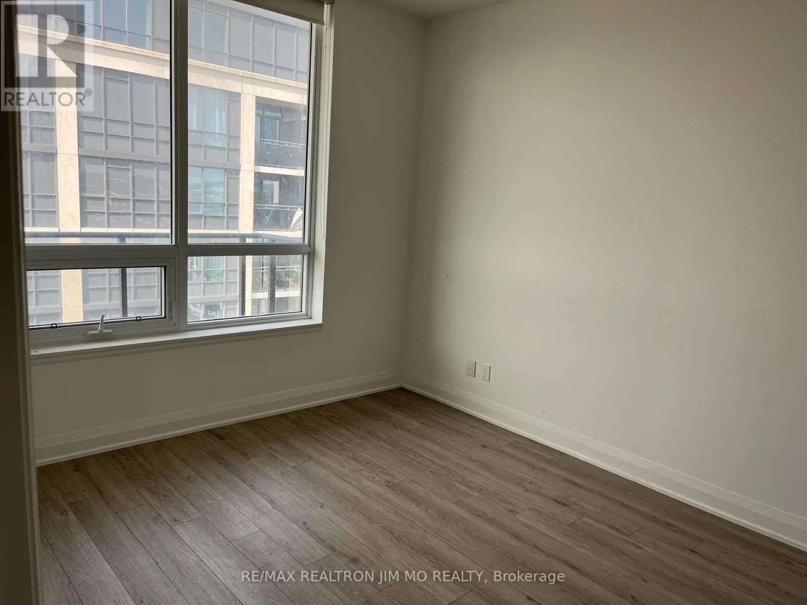 912 - 396 HIGHWAY 7 E