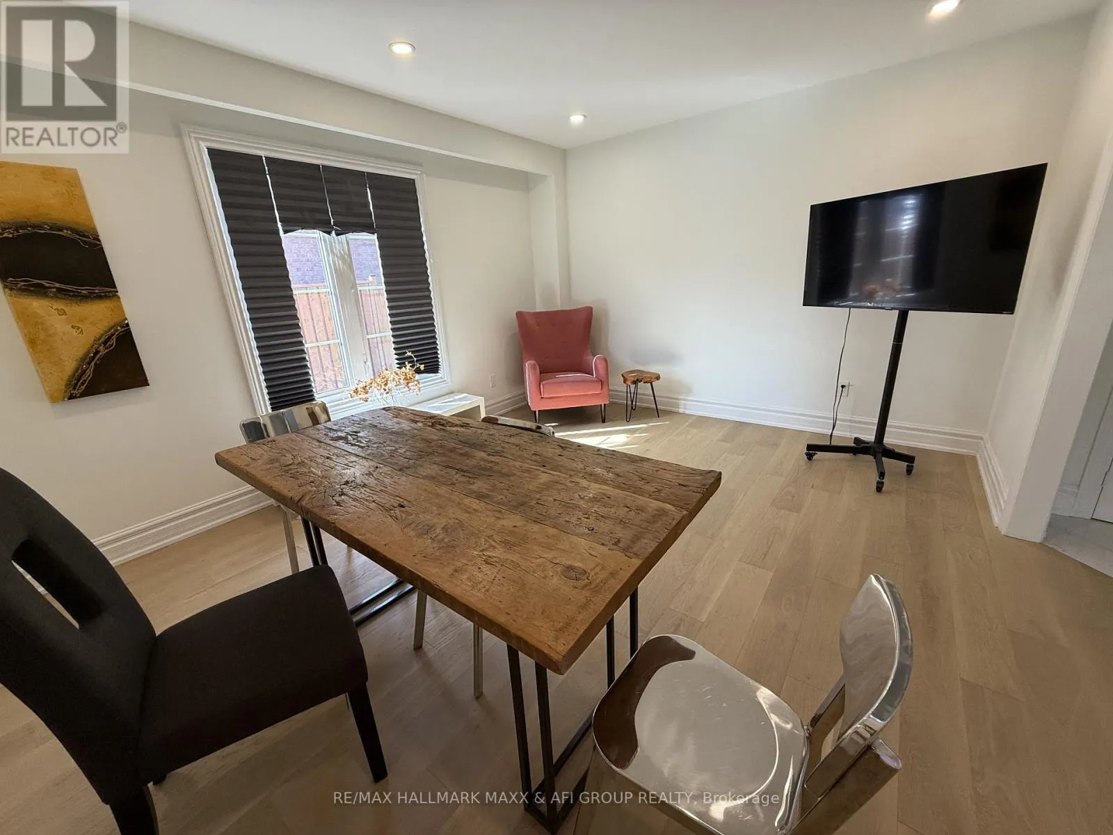 243 MURRAY DRIVE