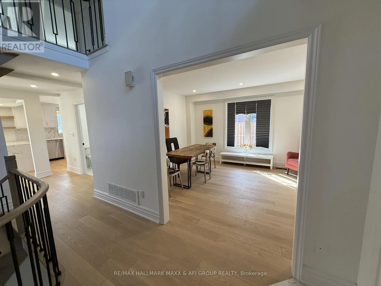 243 MURRAY DRIVE