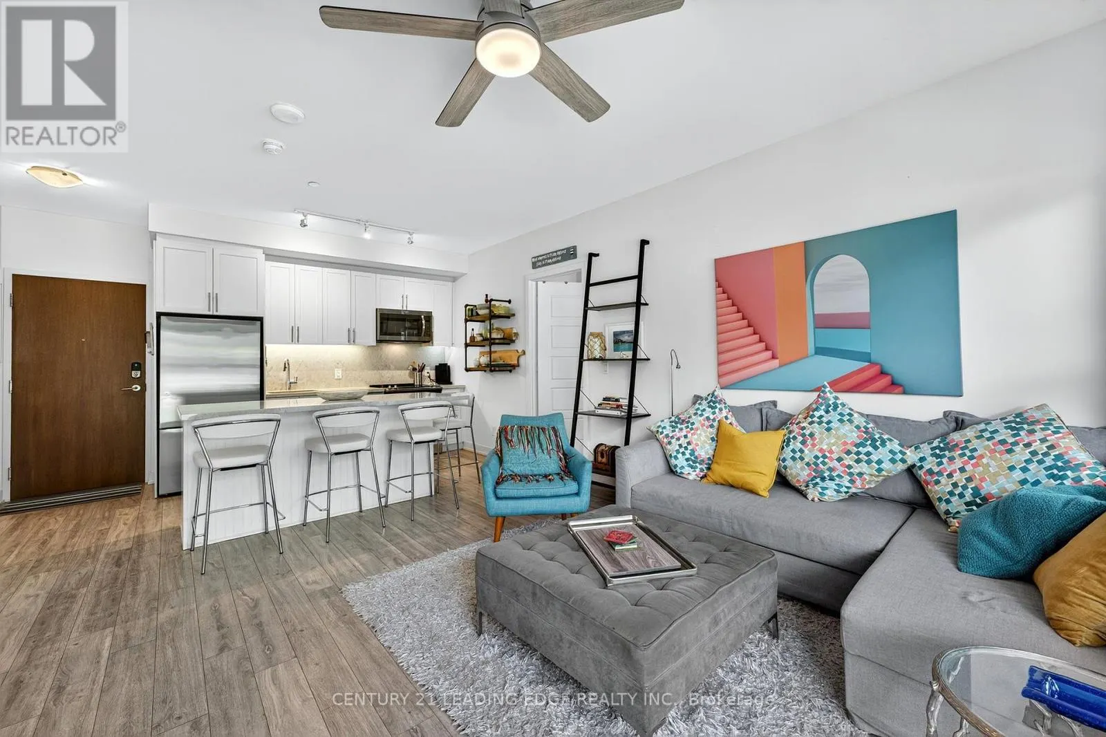 D120 - 333 SEA RAY AVENUE