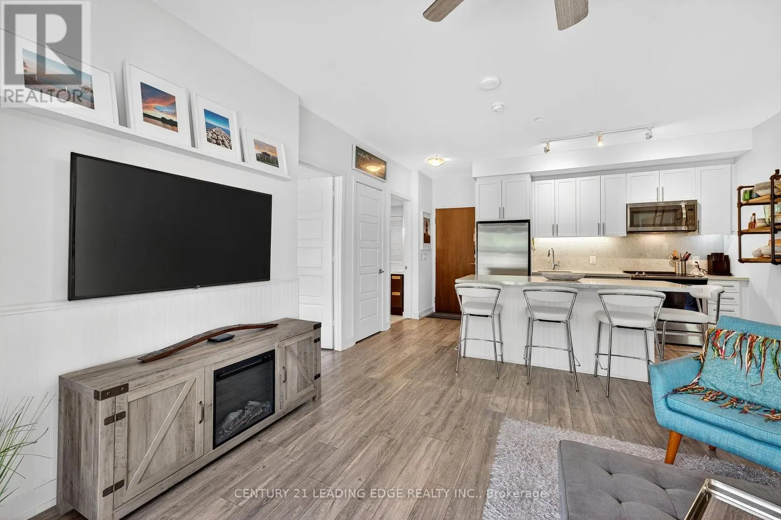 D120 - 333 SEA RAY AVENUE