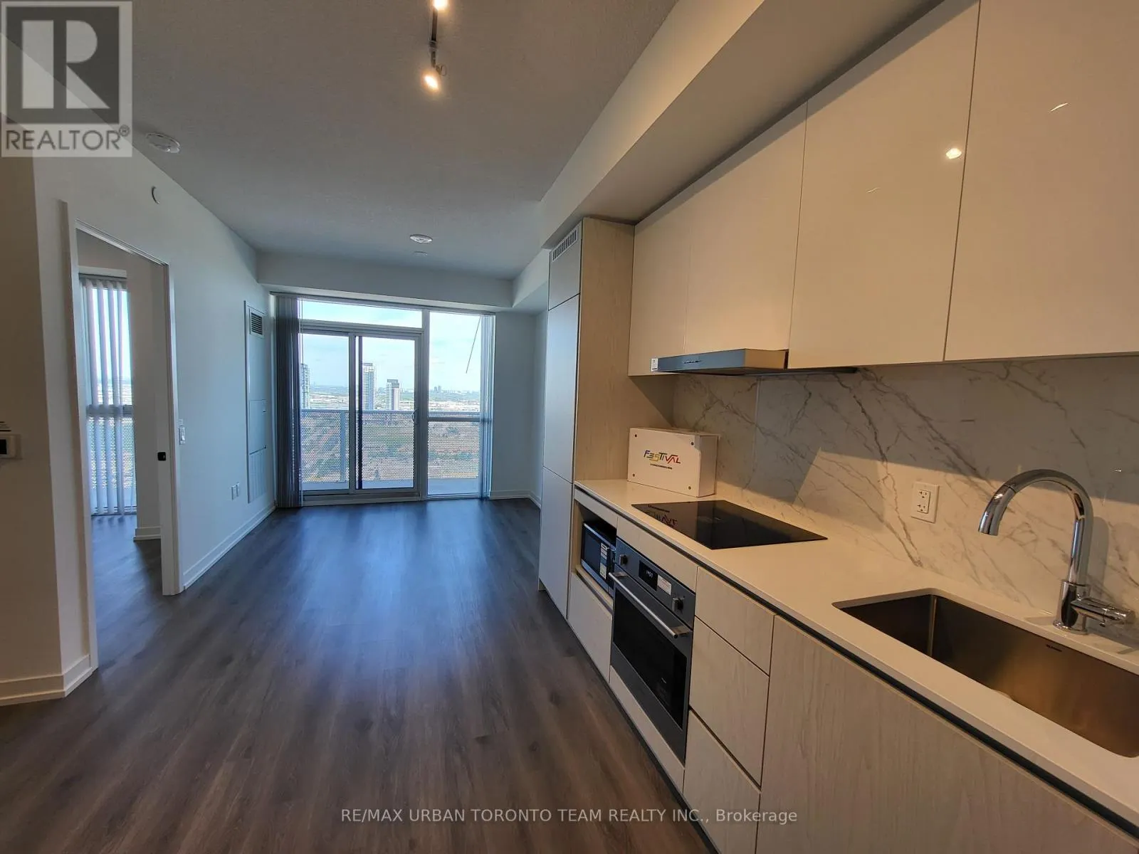 3308 - 28 INTERCHANGE WAY