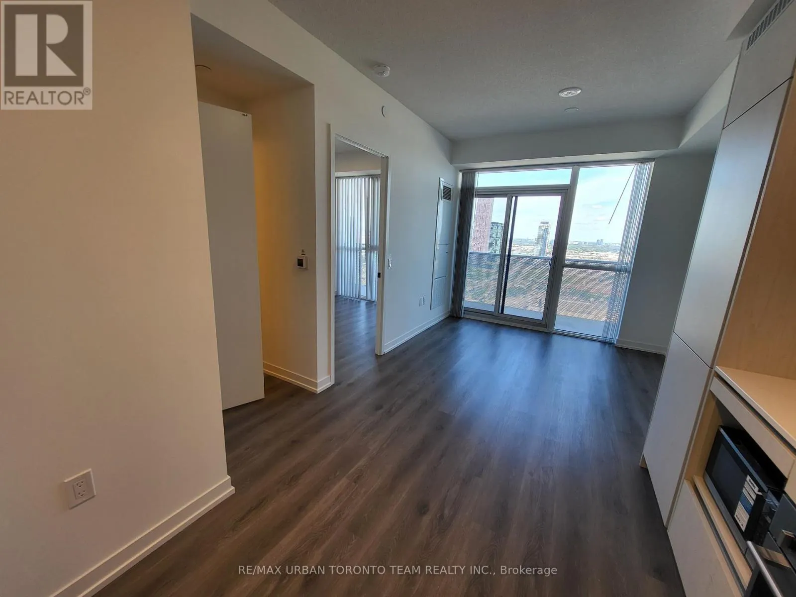 3308 - 28 INTERCHANGE WAY