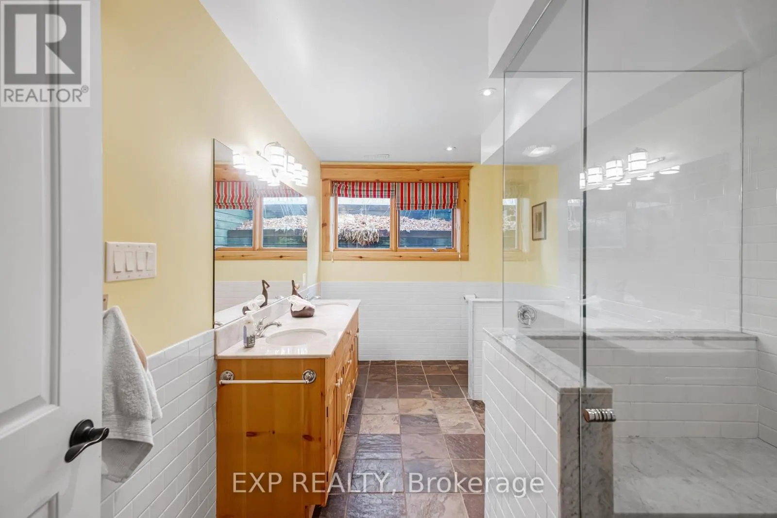18340 BATHURST STREET