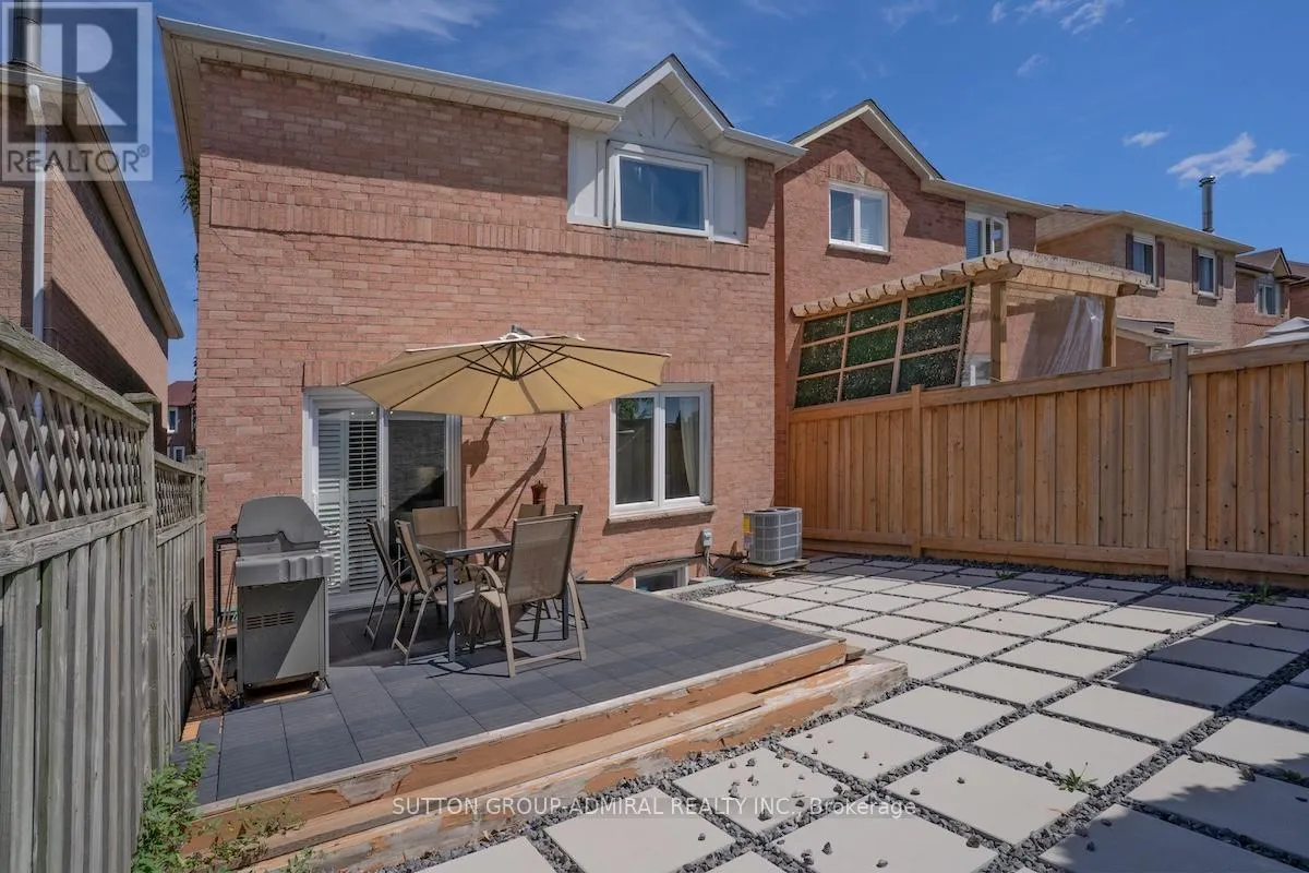 85 GLEN CRESCENT