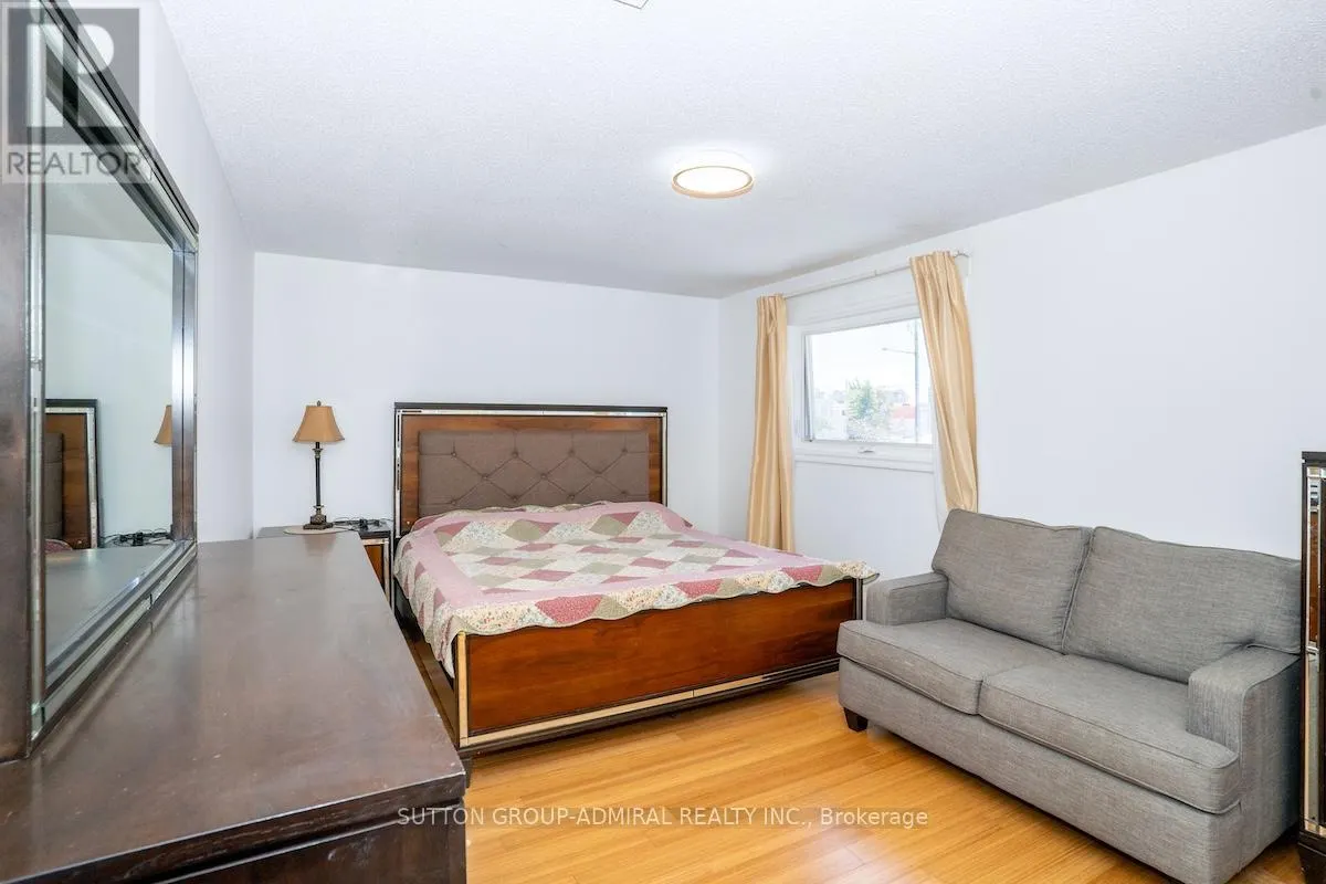 85 GLEN CRESCENT