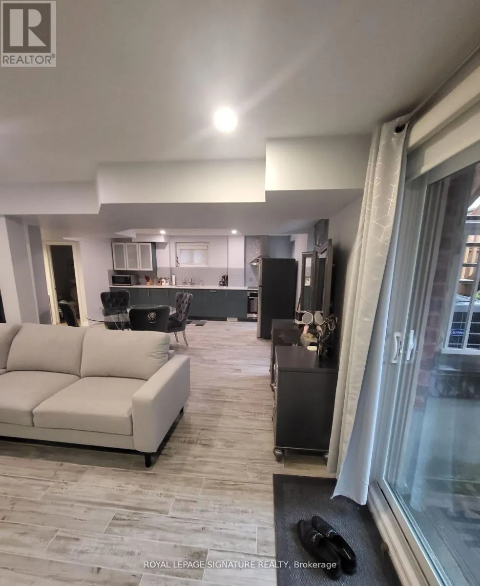 STUDIO - 24 HOMERTON AVENUE