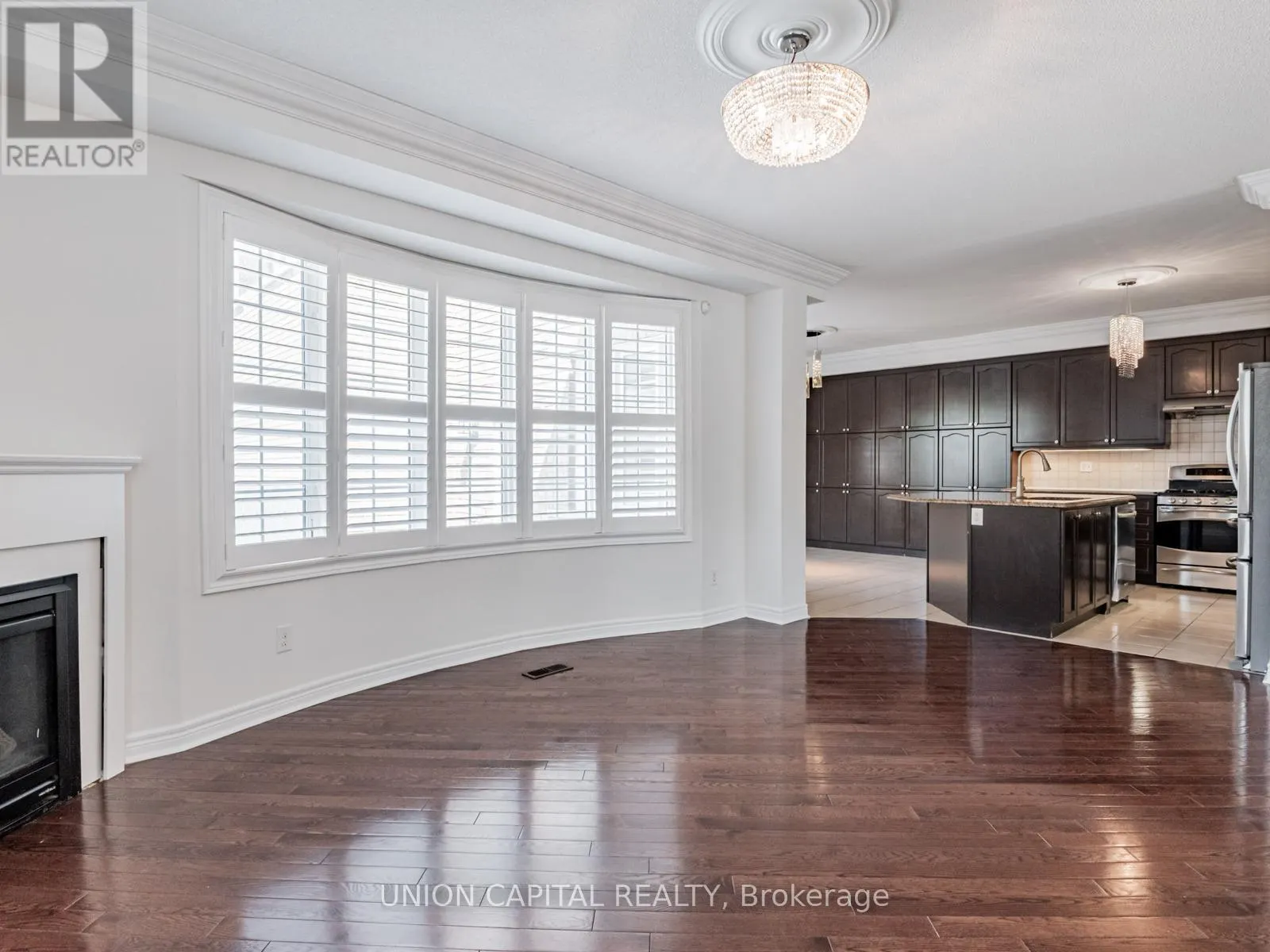 18 HONEY GLEN AVENUE