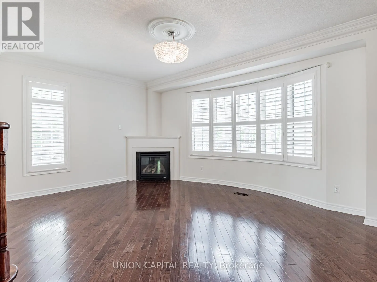 18 HONEY GLEN AVENUE