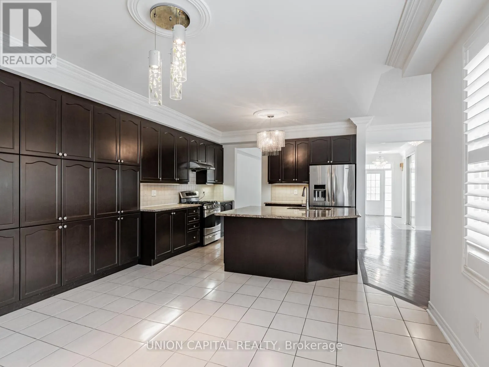 18 HONEY GLEN AVENUE