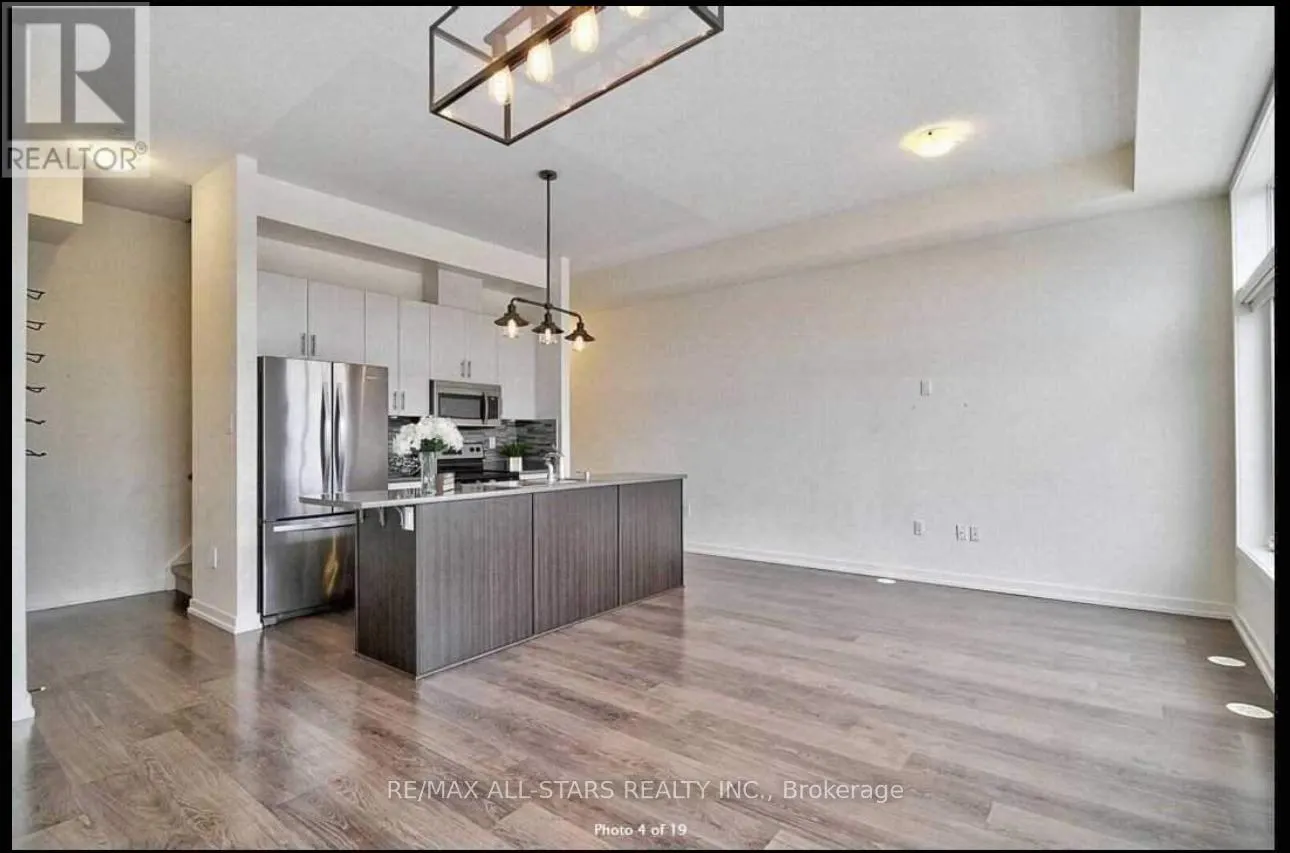 17 CORNERBANK CRESCENT