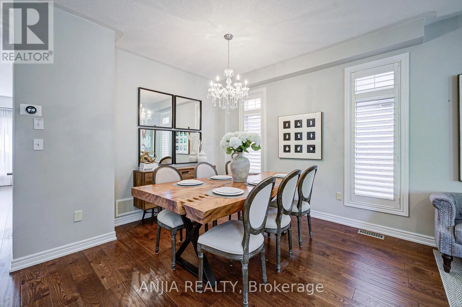 54 RAINBOW VALLEY CRESCENT
