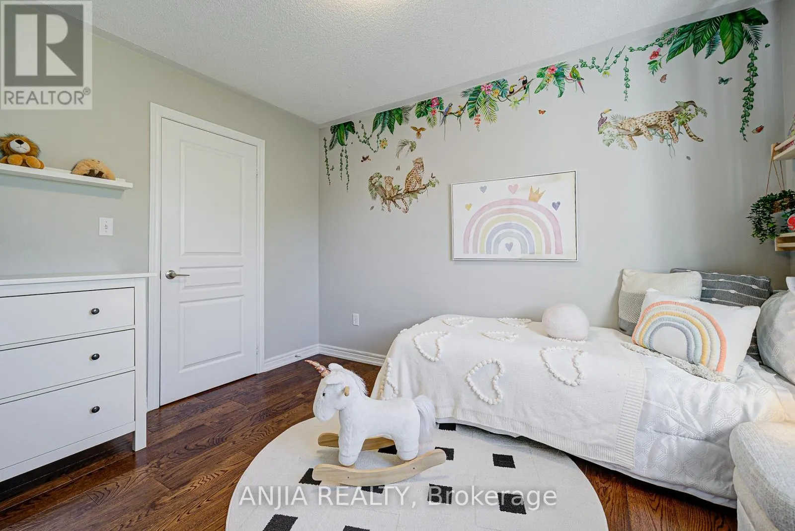 54 RAINBOW VALLEY CRESCENT