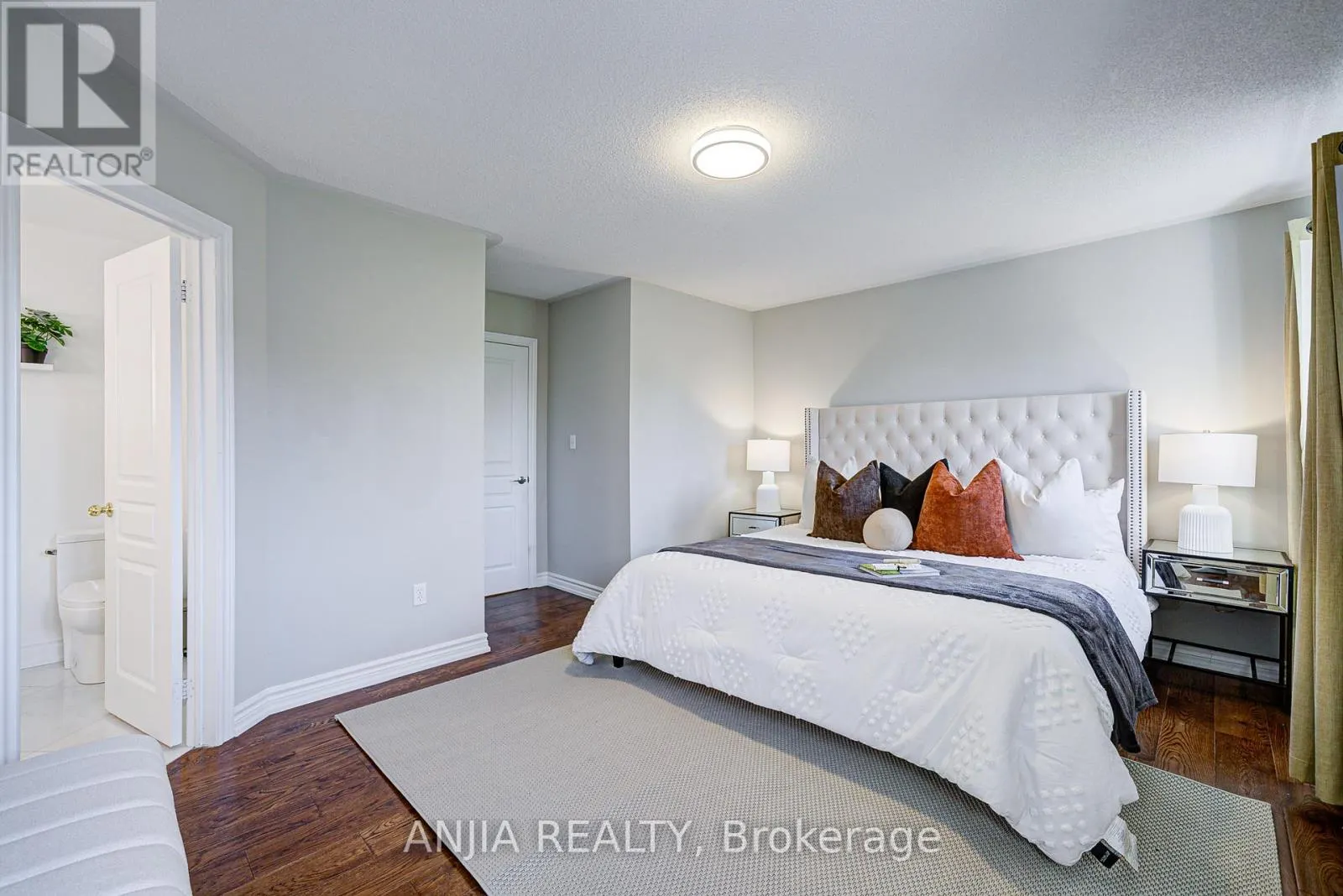 54 RAINBOW VALLEY CRESCENT