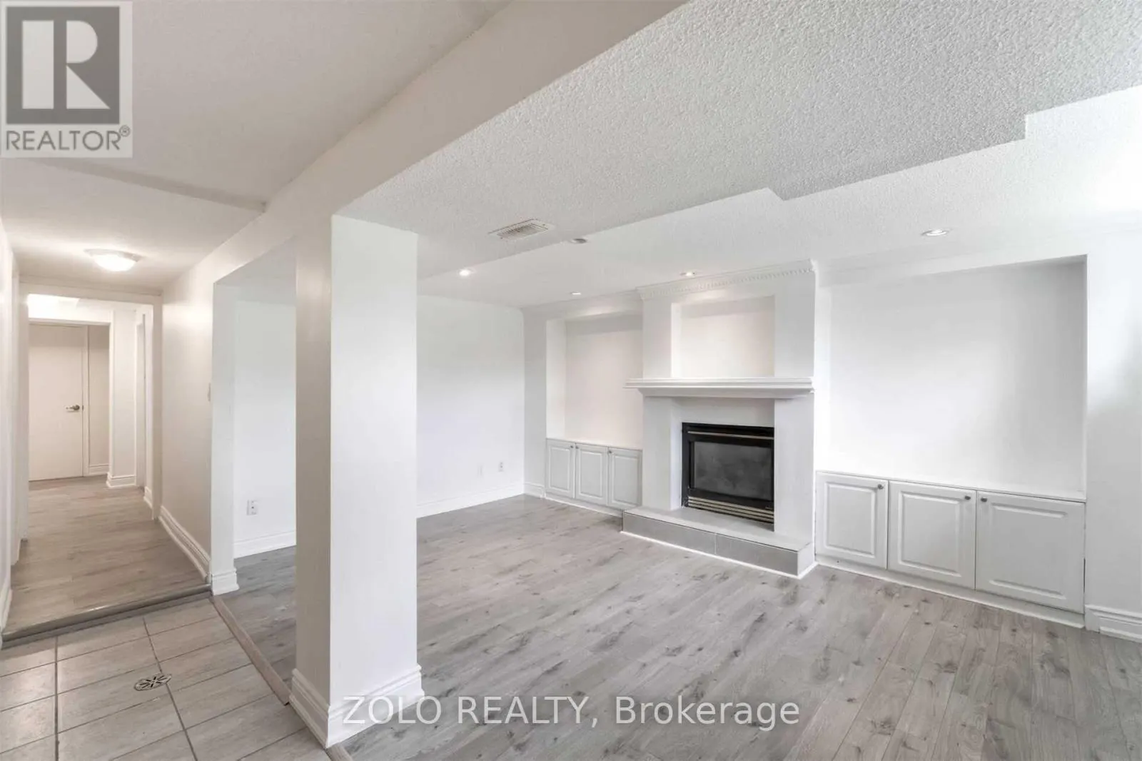 525 LYNETT CRESCENT
