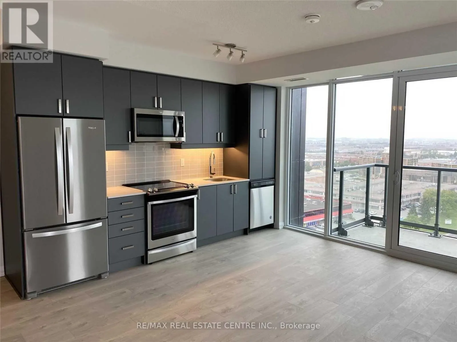 1515 - 7895 JANE STREET