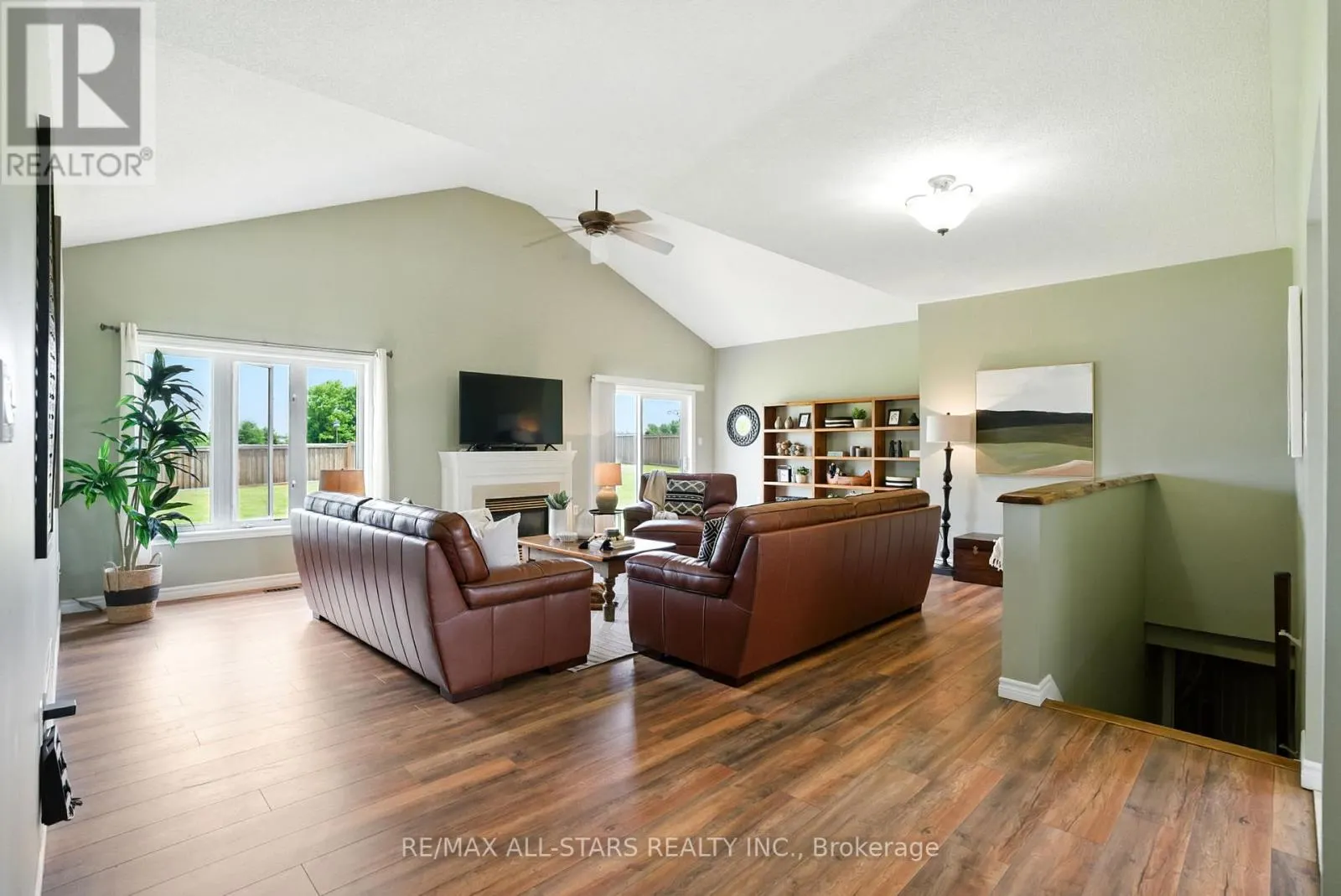 28 BAGSHAW CRESCENT