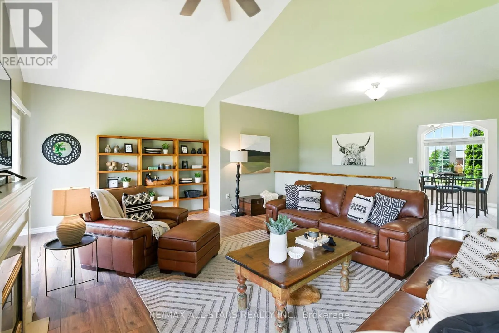 28 BAGSHAW CRESCENT