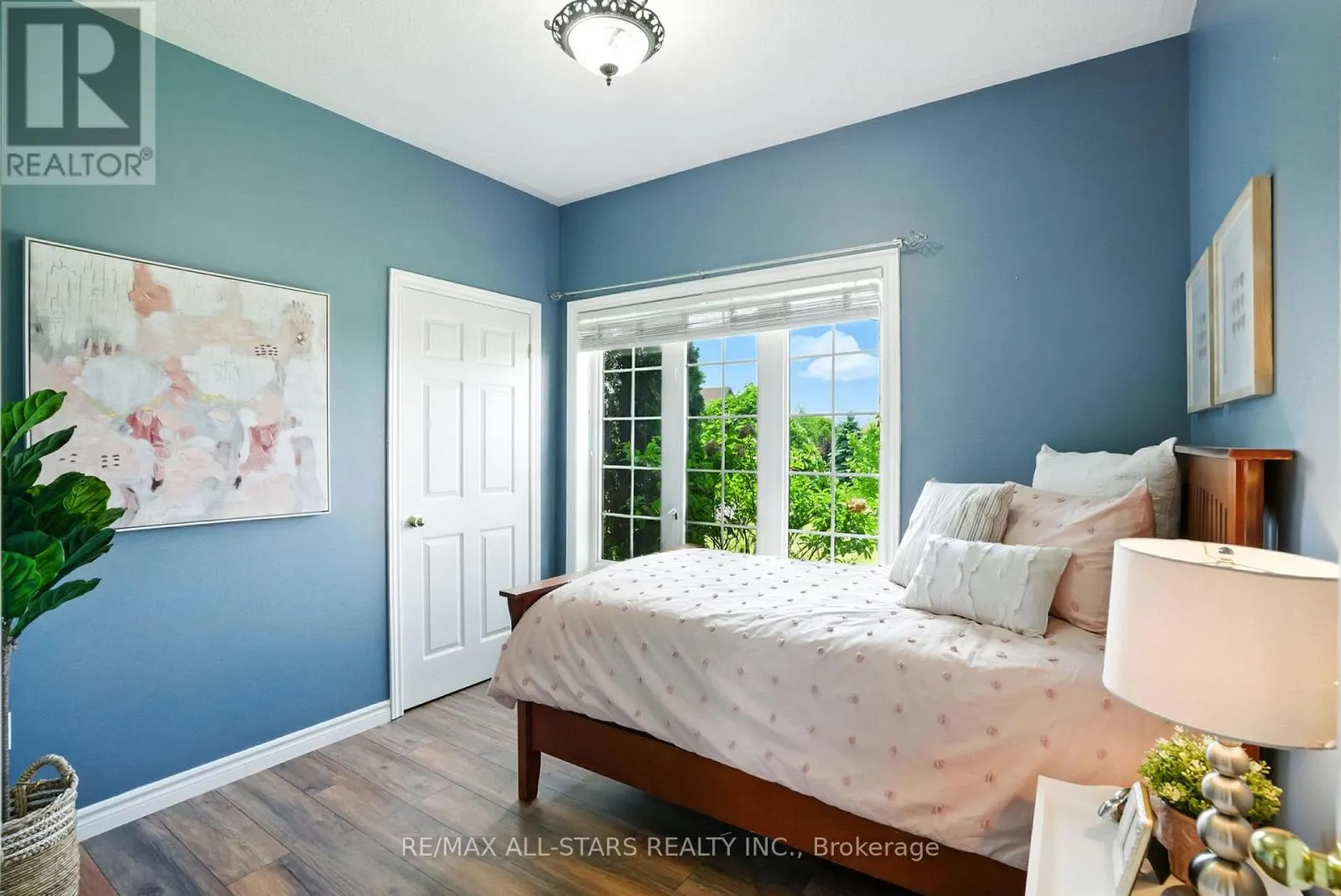 28 BAGSHAW CRESCENT