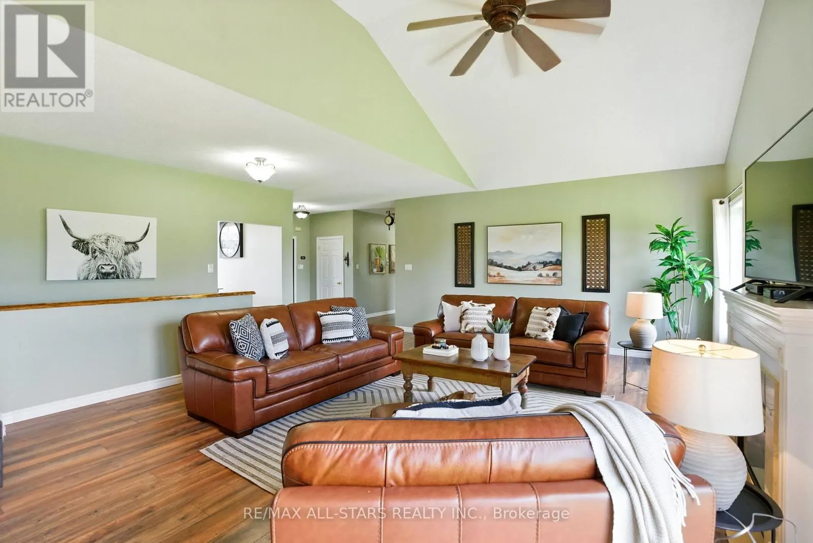 28 BAGSHAW CRESCENT