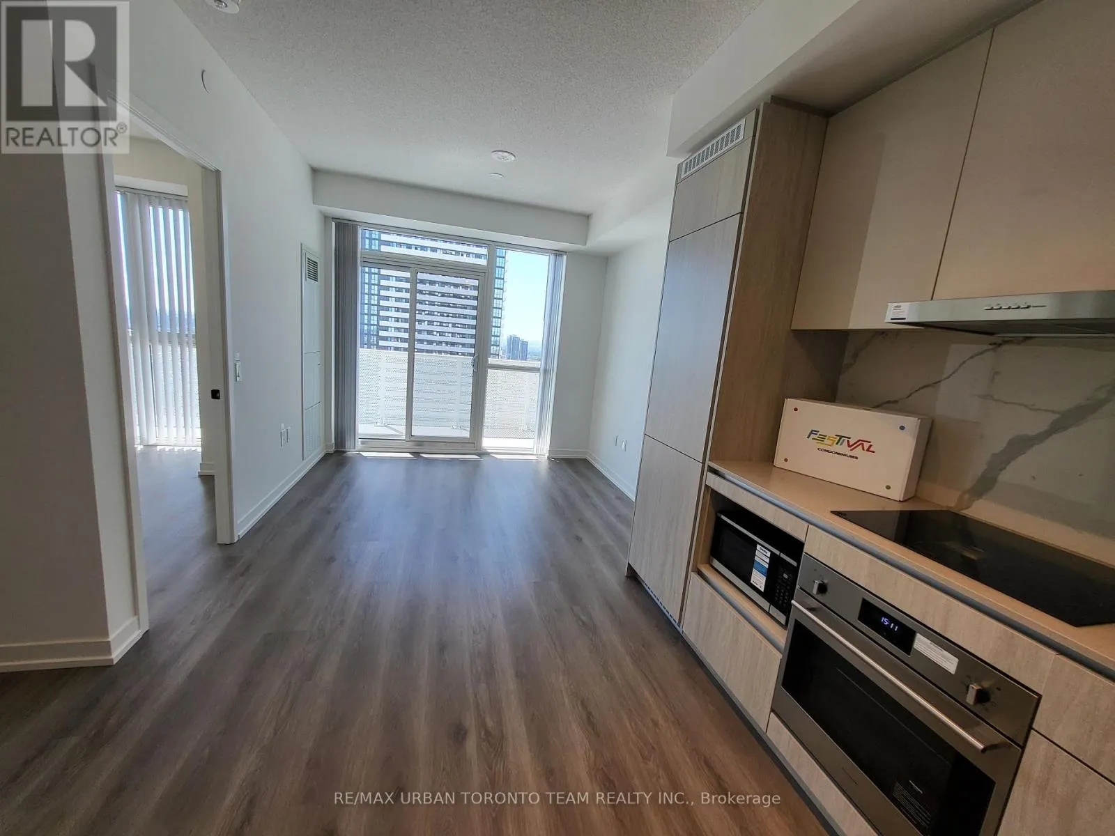 3501 - 28 INTERCHANGE WAY