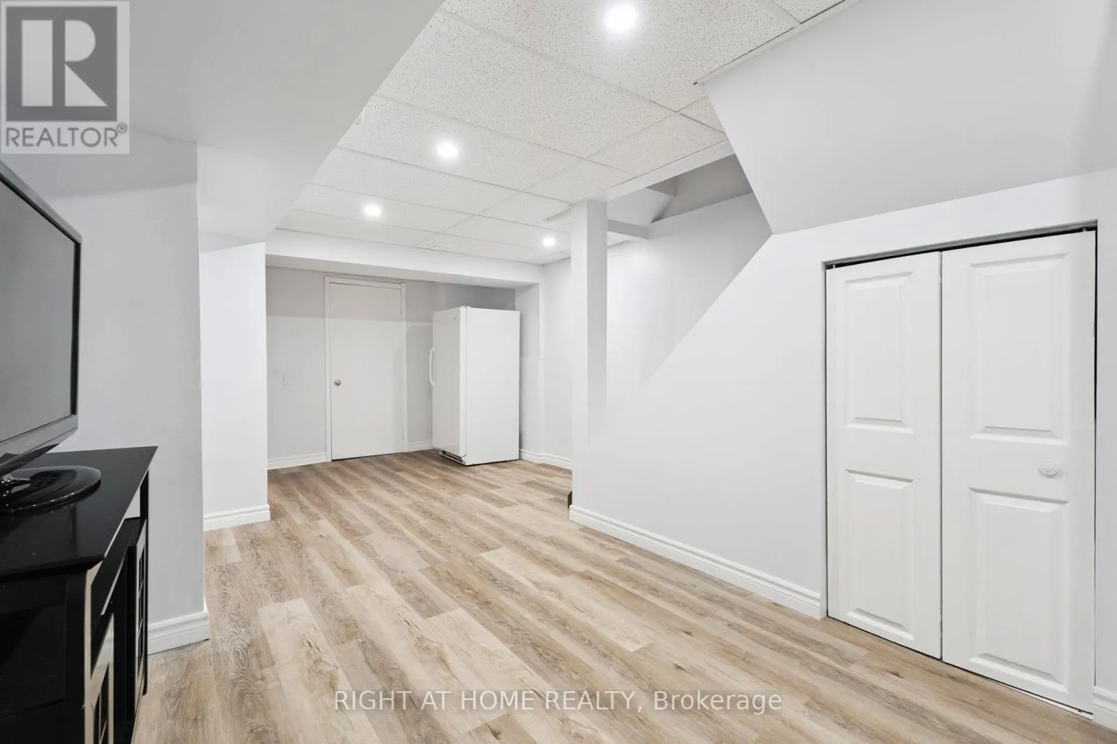 56 SUNBIRD BOULEVARD