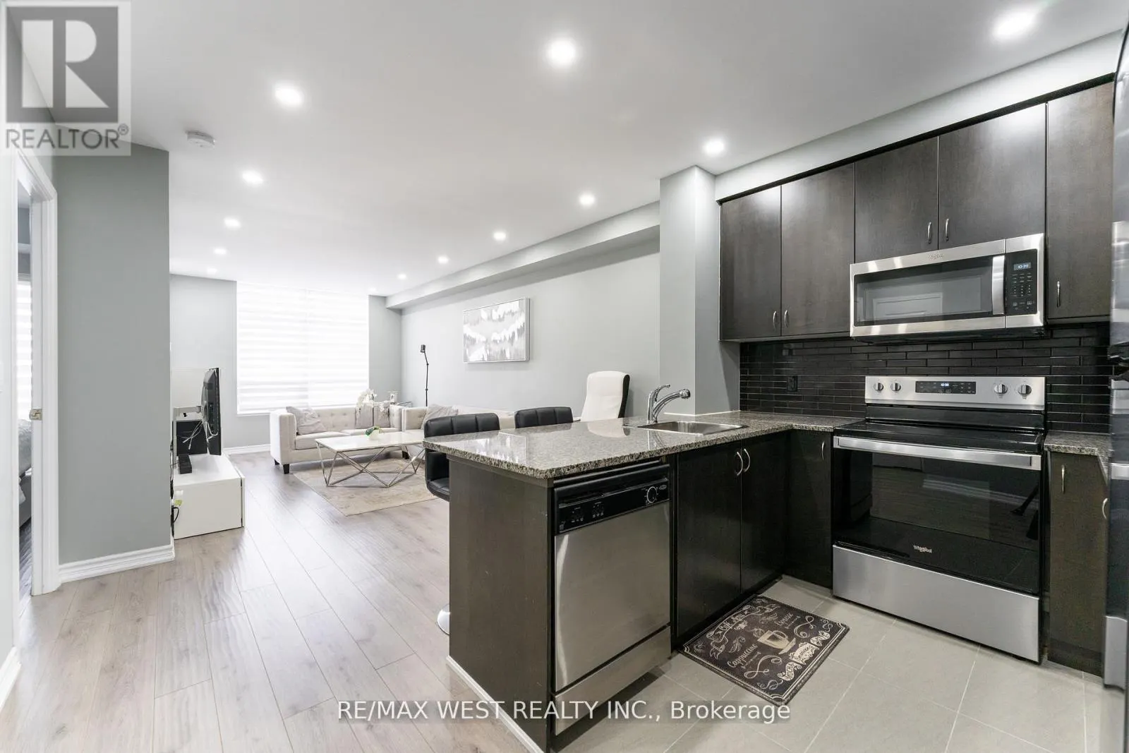 916 - 9225 JANE STREET