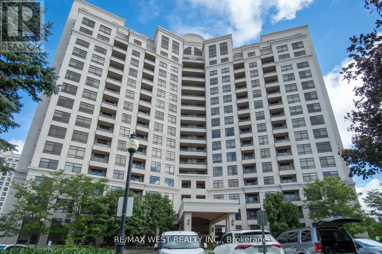 916 - 9225 JANE STREET