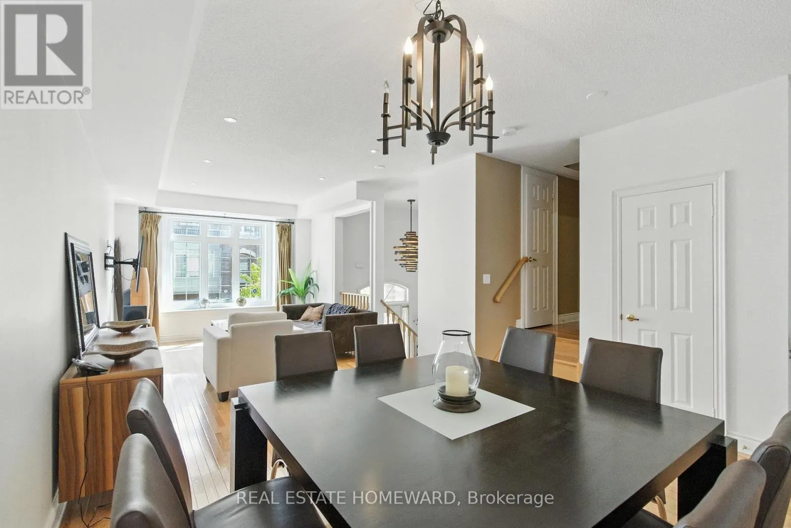 4 ISAAC DEVINS AVENUE