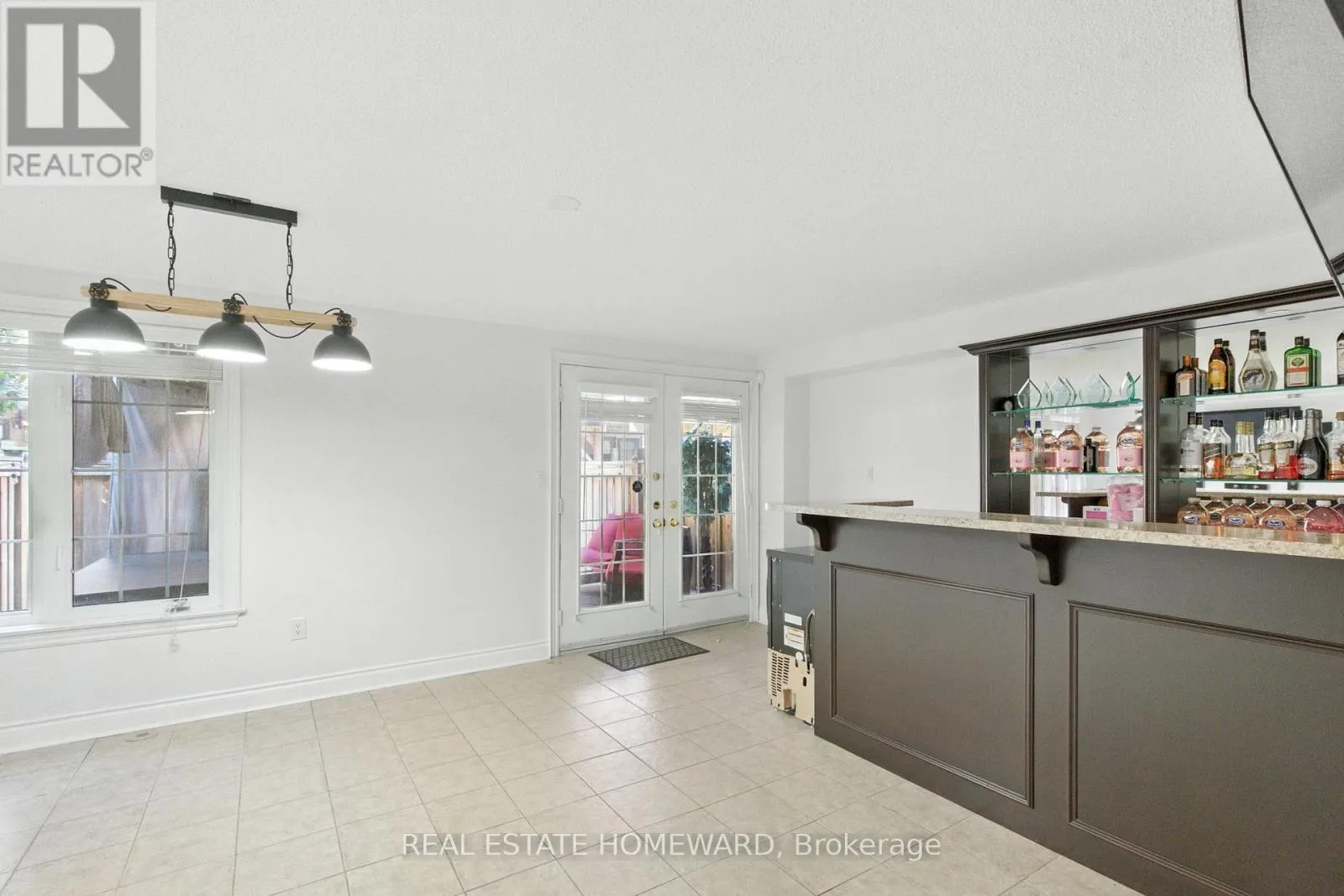 4 ISAAC DEVINS AVENUE