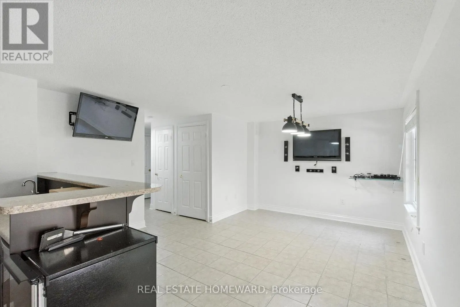 4 ISAAC DEVINS AVENUE