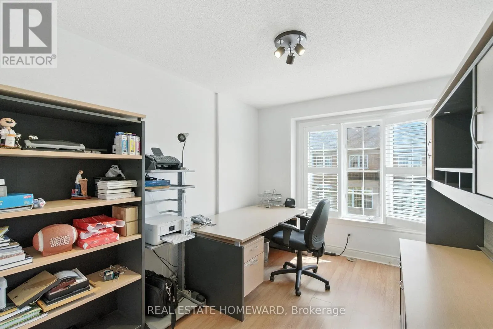 4 ISAAC DEVINS AVENUE