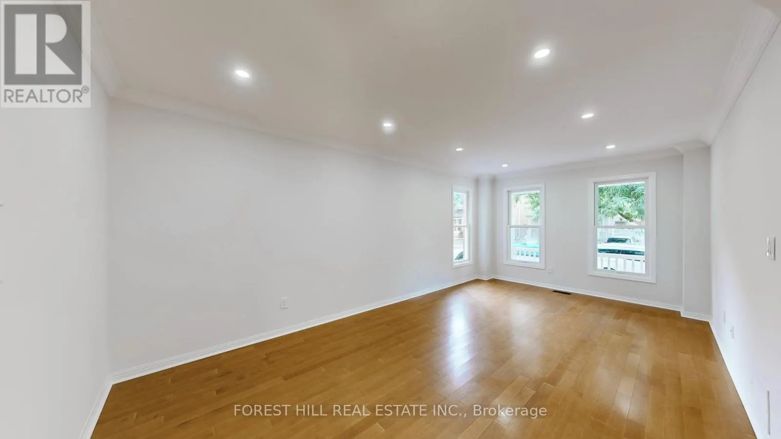 4 LIONHEART LANE
