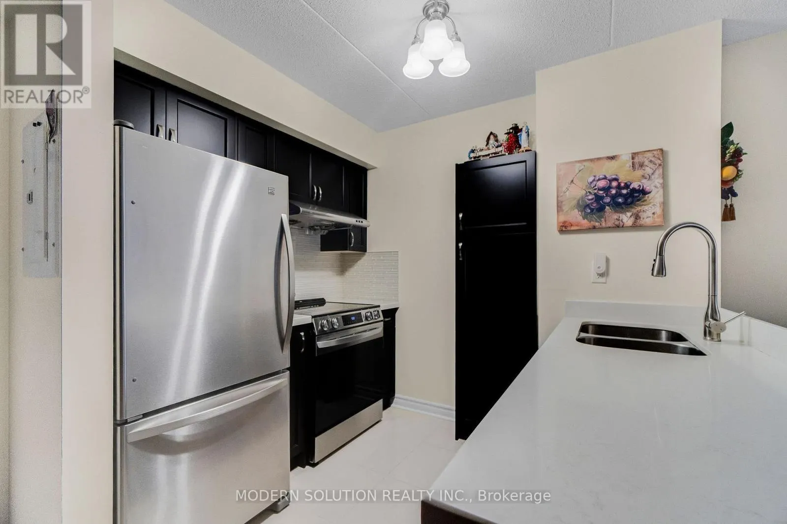 102 - 250 PINE GROVE DRIVE