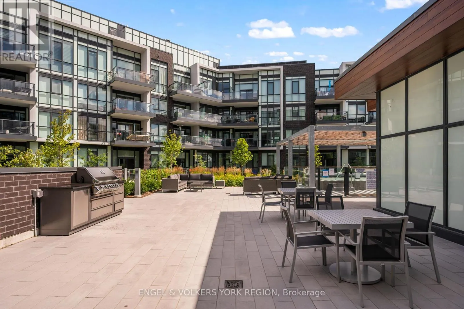 128 - 415 SEA RAY AVENUE