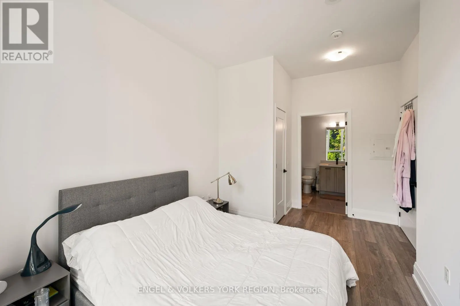 128 - 415 SEA RAY AVENUE