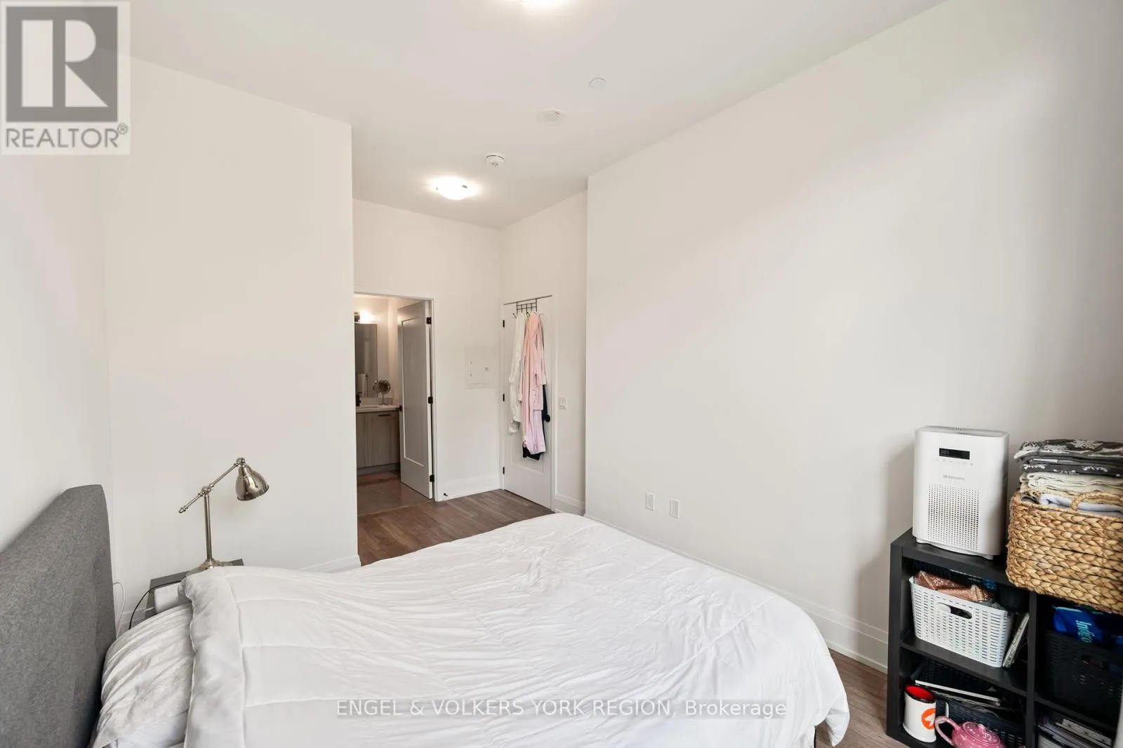 128 - 415 SEA RAY AVENUE
