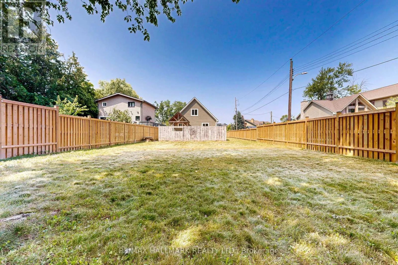 941 LAKE DRIVE N