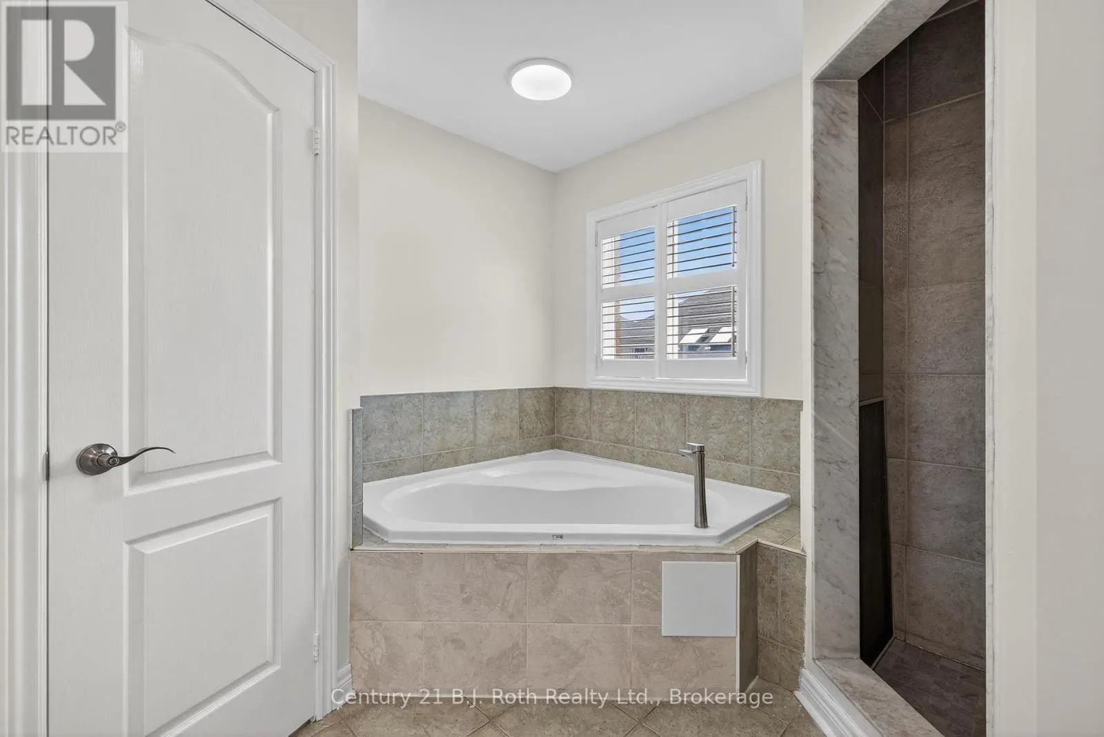 94 DESTINO CRESCENT