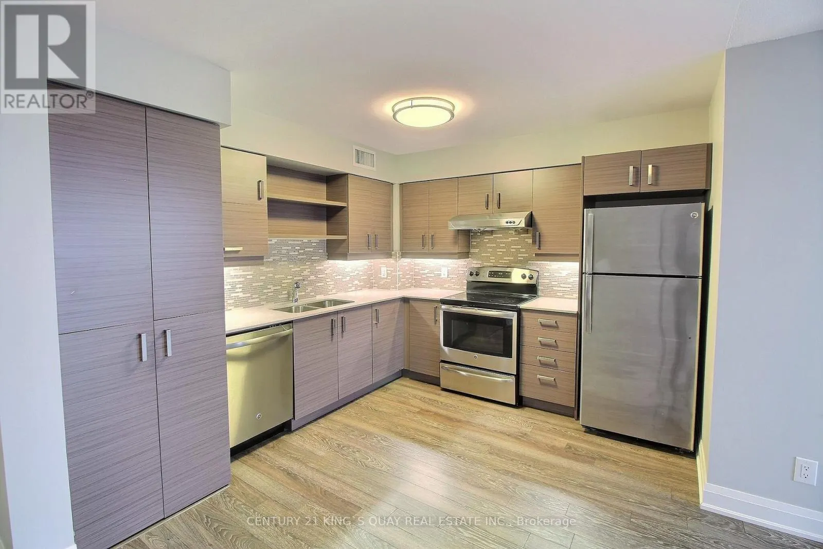 1602 - 8200 BIRCHMOUNT ROAD