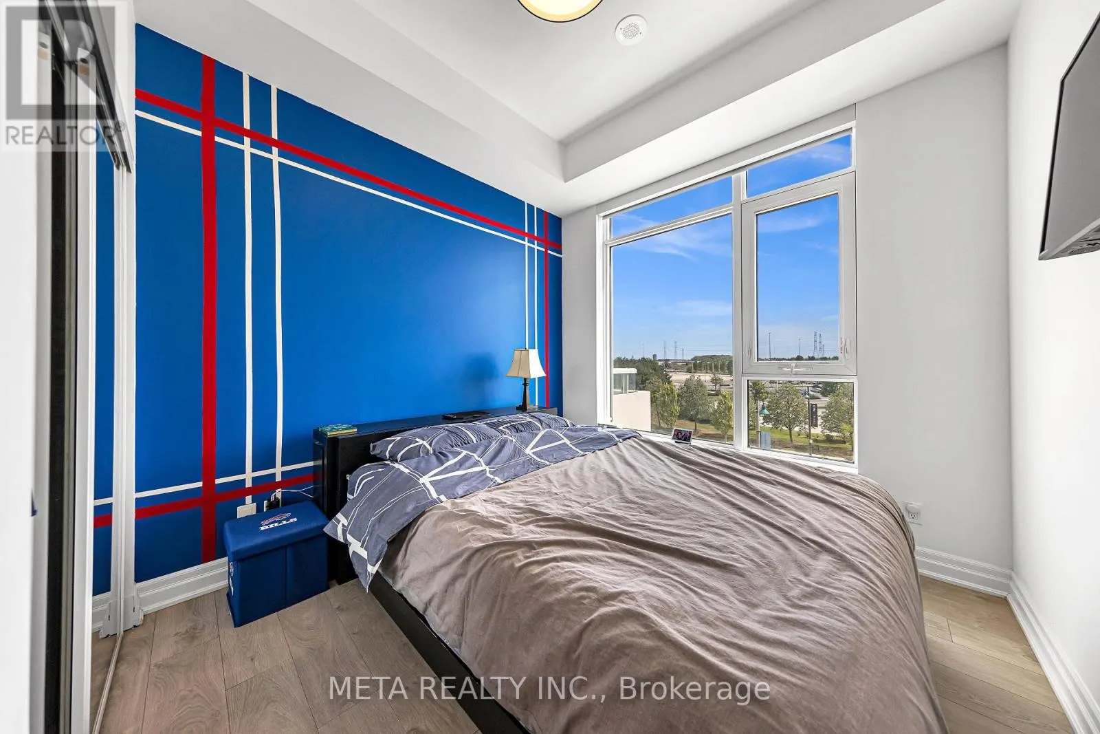 408 - 8 ROUGE VALLEY DRIVE W