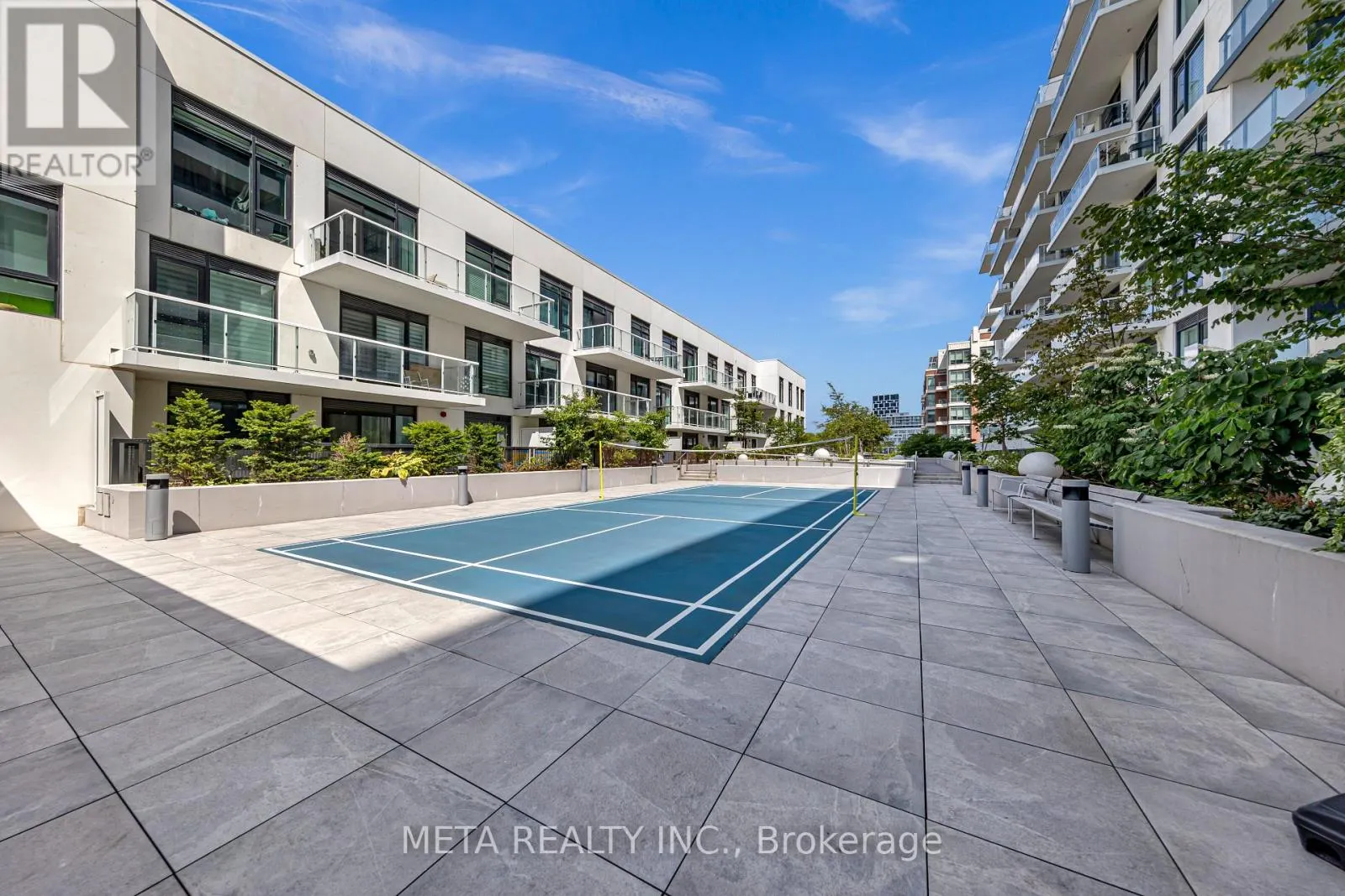408 - 8 ROUGE VALLEY DRIVE W