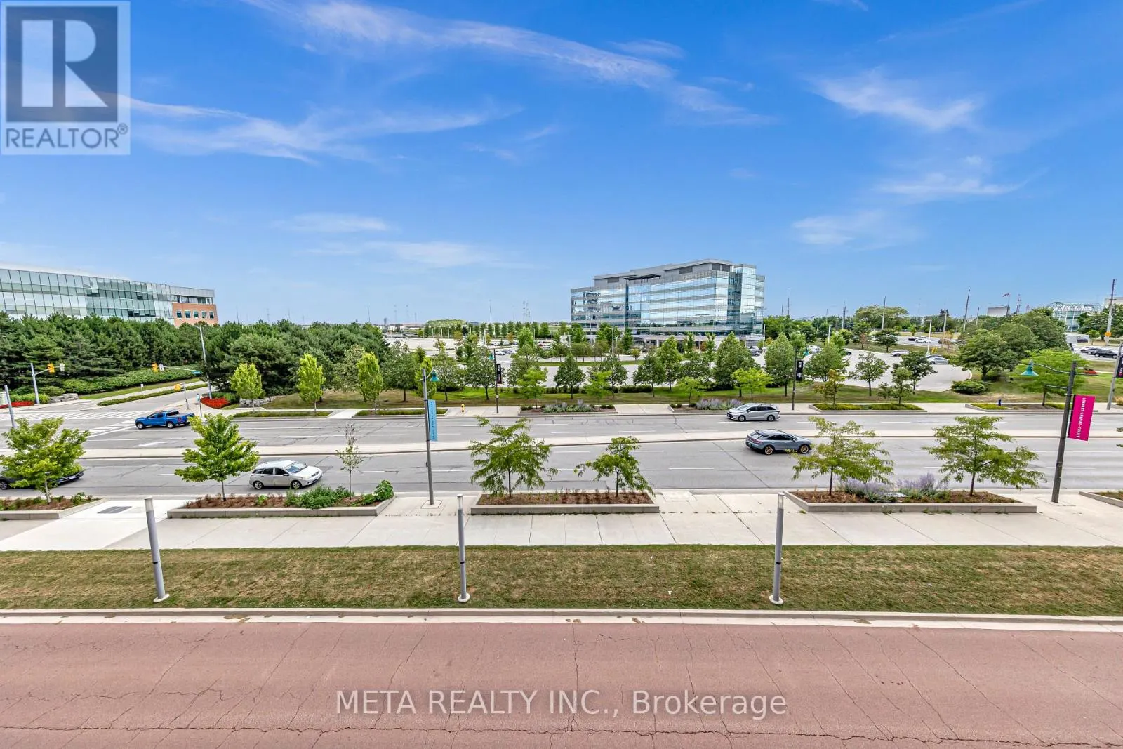 408 - 8 ROUGE VALLEY DRIVE W
