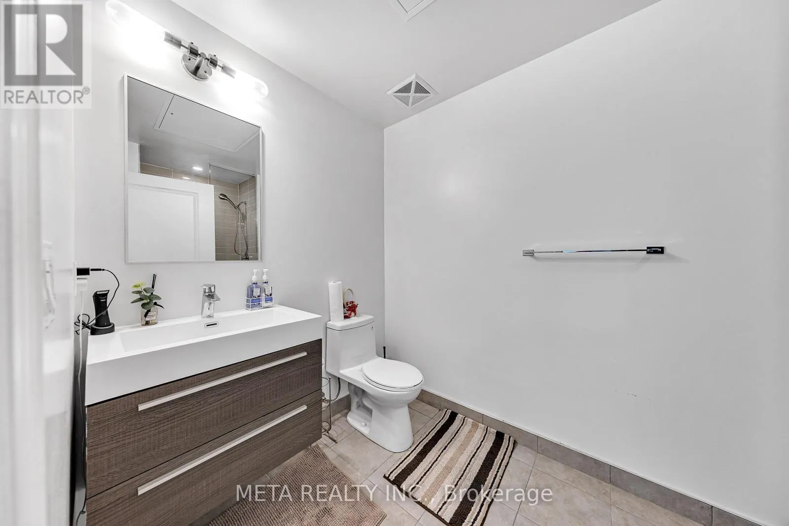 408 - 8 ROUGE VALLEY DRIVE W