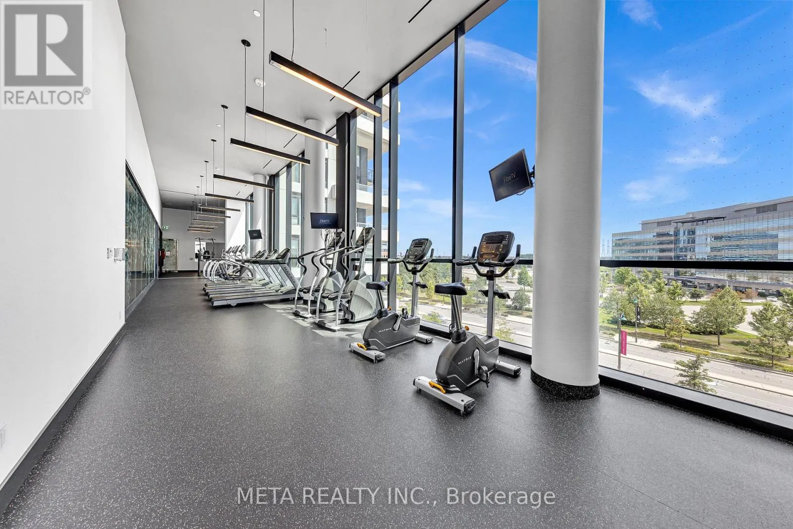 408 - 8 ROUGE VALLEY DRIVE W
