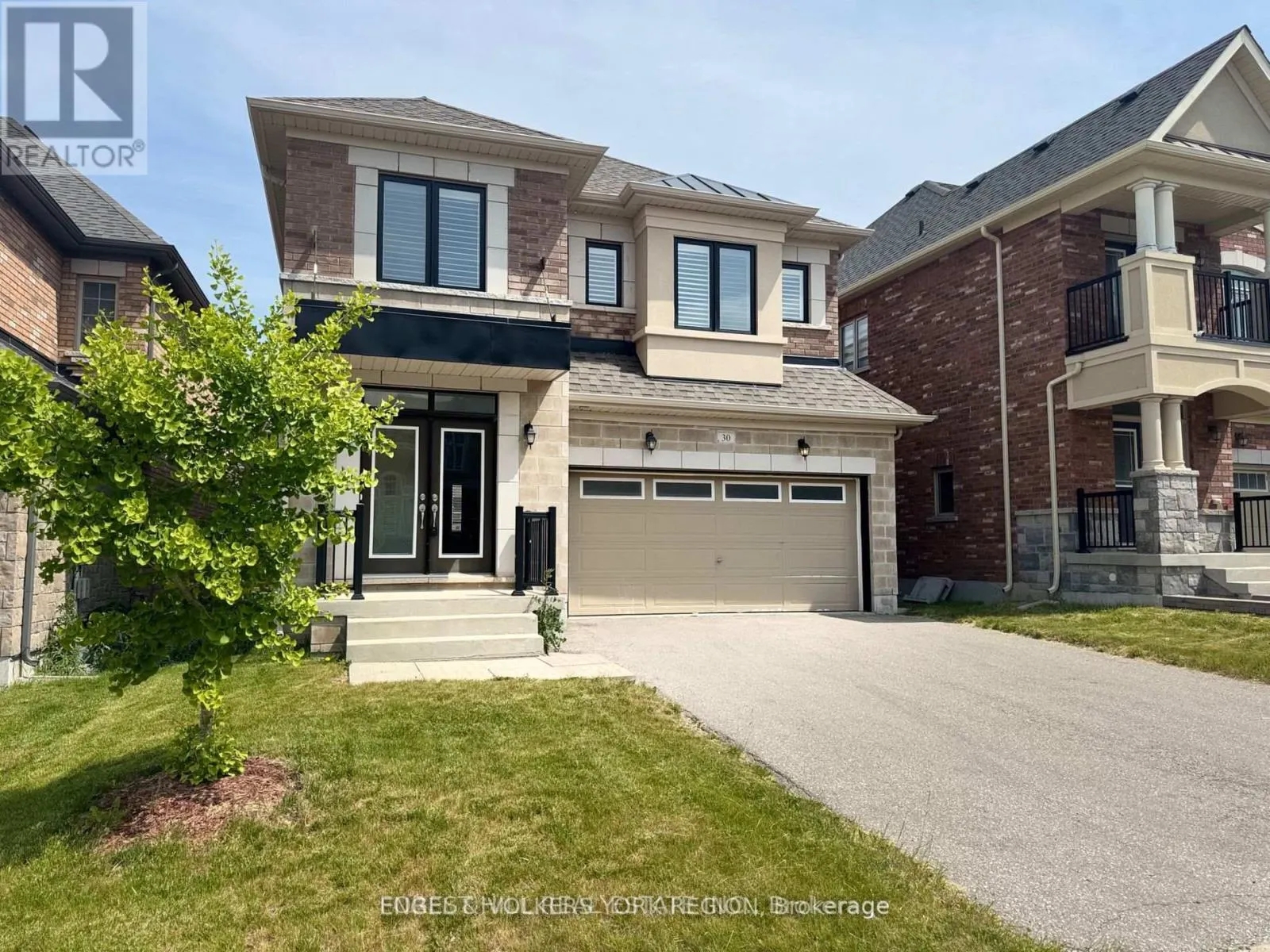 30 WILLIAM LUCK AVENUE