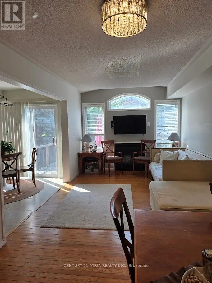 25 LONG POINT DRIVE E