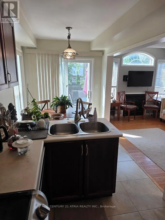 25 LONG POINT DRIVE E