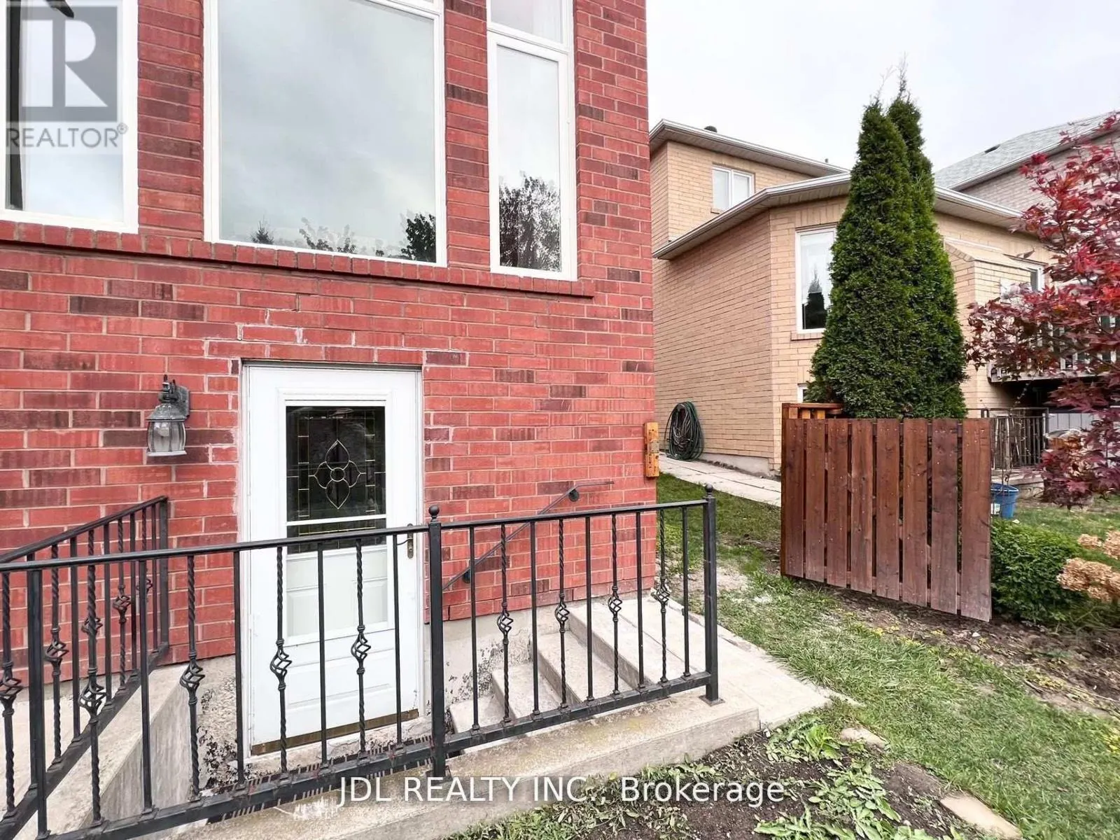 23 TOPOROWSKI AVENUE